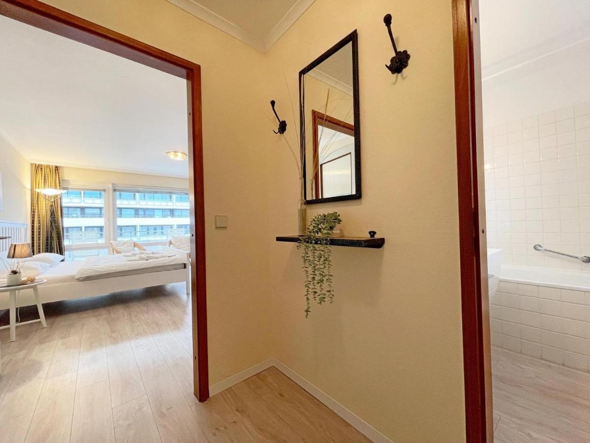 Apartment Mit Badewanne Am Strand Und Balkon *